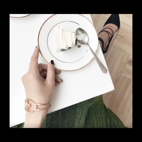 Abstract Minimalist Face Art Bracelet Cuff - Picture 2 of 10